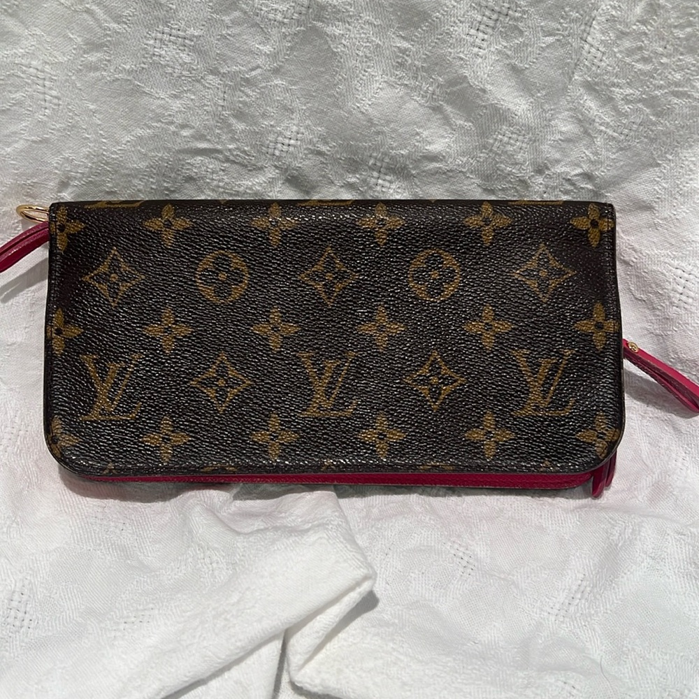 Louis Vuitton Monogram Insolite Wallet in Pink
